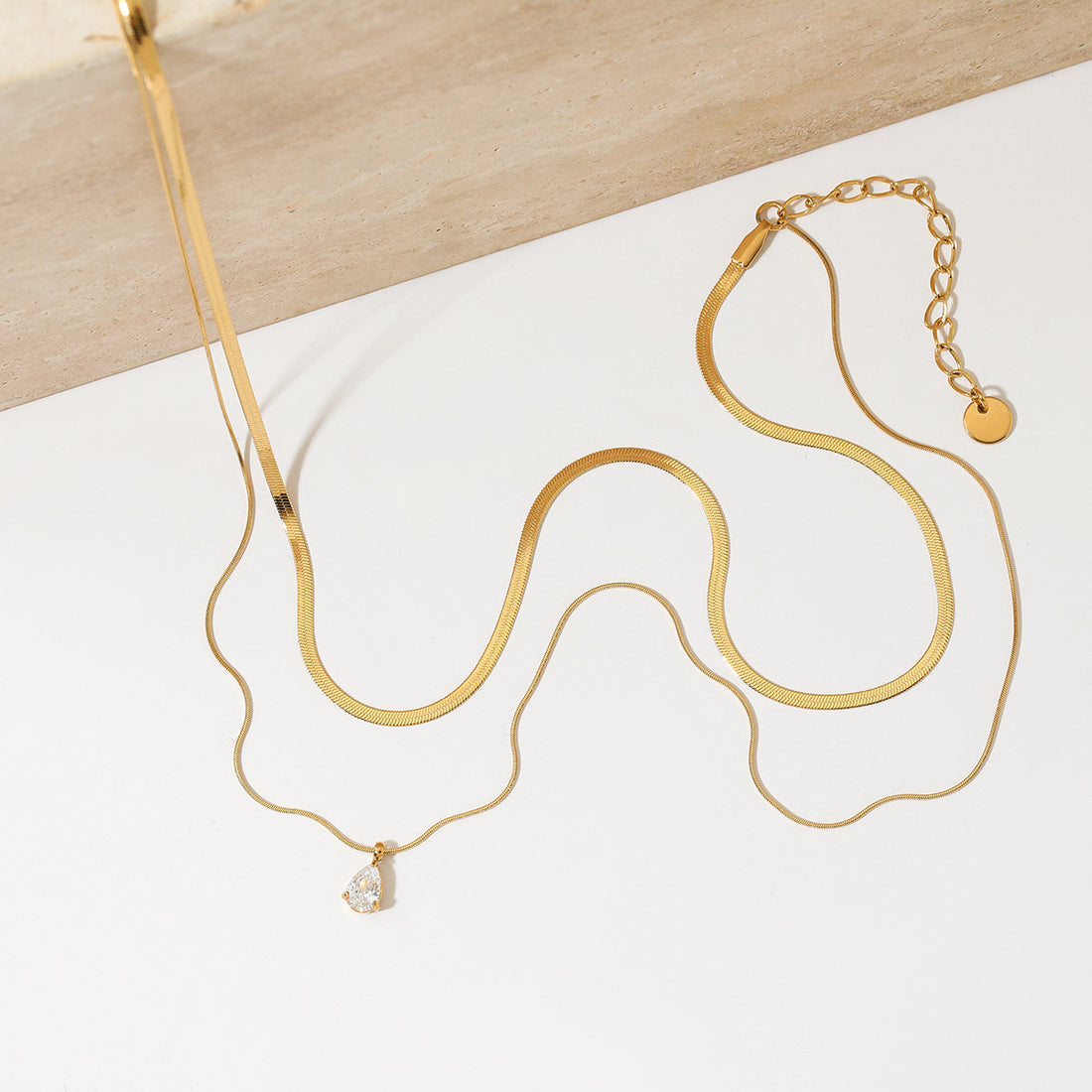 DROP STONE DUAL LAYER
NECKLACE