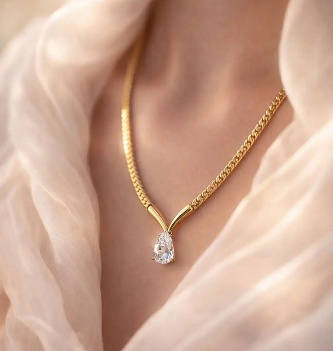 Emily Stone Golden Necklace